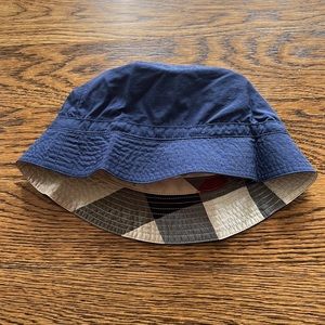 Burberry Children little kid reversible bucket hat gently used
